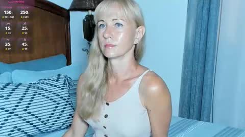 Snapshot of christine_35 chatting on 10/25/25, 12:13 Christine -  online show from 10/25/25, 12:13