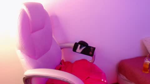 Val riess -- Instagram free online show from 02/28/25, 07:35
