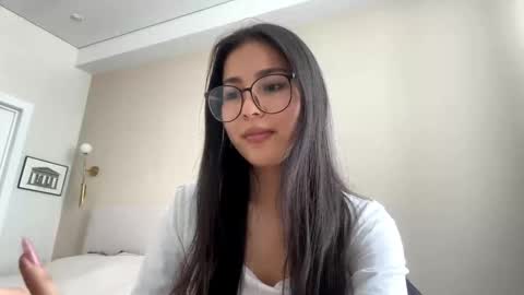 Snapshot of christinebrillhart chatting on 02/27/26, 06:24 Bella online show from 02/27/26, 06:24