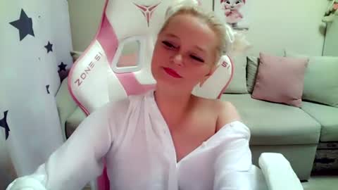 Christi online show from 07/07/26, 04:33