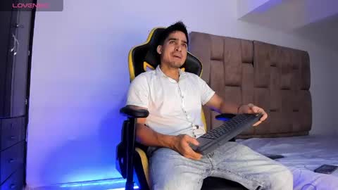 christopher online show from 04/20/26, 09:27