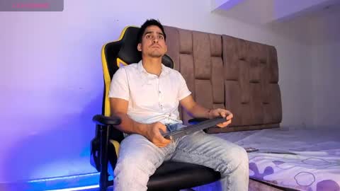 christopher online show from 04/21/26, 01:42