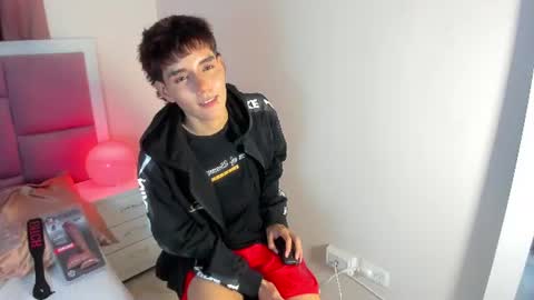 Chris online show from 06/10/26, 07:57