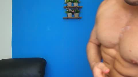 Snapshot of christopher_w chatting on 01/19/25, 12:28 Christopher online show from 01/19/25, 12:28