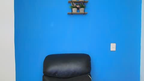 Snapshot of christopher_w chatting on 01/20/25, 01:50 Christopher online show from 01/20/25, 01:50