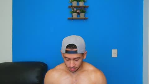 Snapshot of christopher_w chatting on 01/21/25, 12:25 Christopher online show from 01/21/25, 12:25