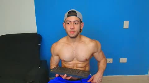 Snapshot of christopher_w chatting on 09/15/25, 10:10 Christopher online show from 09/15/25, 10:10