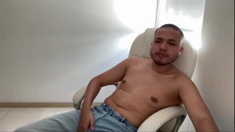 Snapshot of christopherdav chatting on 12/04/24, 06:28 Chris online show from 12/04/24, 06:28