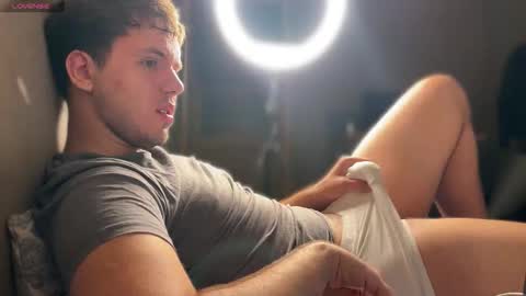 Snapshot of christophertan chatting on 09/19/25, 07:58 Christopher online show from 09/19/25, 07:58