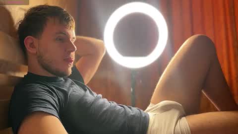 Snapshot of christophertan chatting on 02/18/26, 10:11 Christopher online show from 02/18/26, 10:11