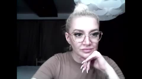 Snapshot of christyblondie chatting on 03/28/26, 07:24 christyblondie online show from 03/28/26, 07:24