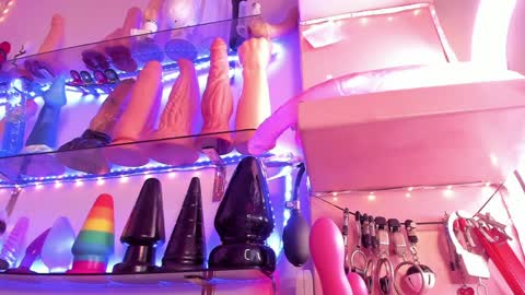 Snapshot of christymilk1 chatting on 12/14/24, 12:11 christy online show from 12/14/24, 12:11