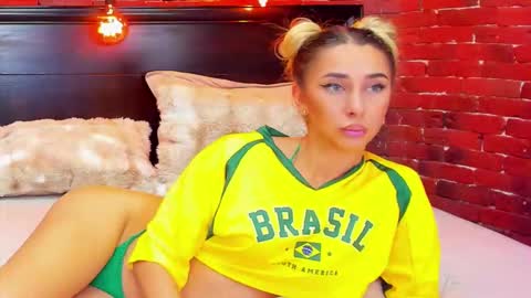 christyna_ross online show from 02/25/26, 08:29