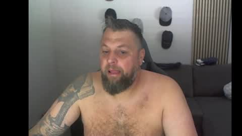 Chrizz online show from 10/18/25, 08:26