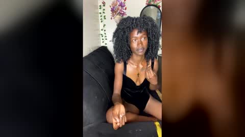 chroe22 online show from 12/18/25, 08:53