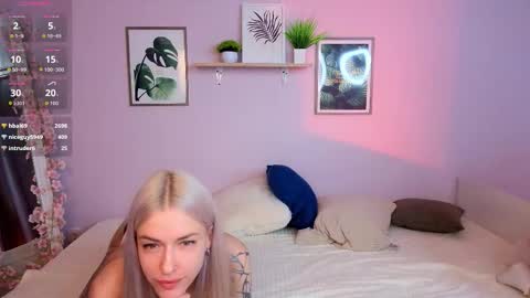 EvaBlonde TayaBrunette EliieBlack hair online show from 03/17/26, 09:01