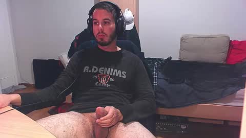 Chromefox123 online show from 12/15/25, 07:29