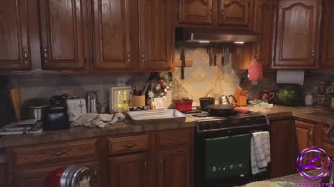 Snapshot of chroniclove chatting on 01/21/25, 07:37 Marley online show from 01/21/25, 07:37