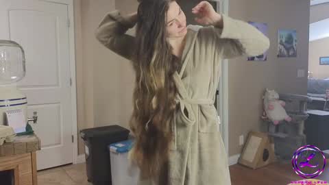 Snapshot of chroniclove chatting on 02/04/25, 05:01 Marley online show from 02/04/25, 05:01