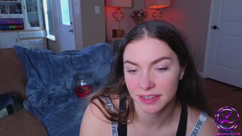 Snapshot of chroniclove chatting on 03/08/25, 08:57 Marley online show from 03/08/25, 08:57