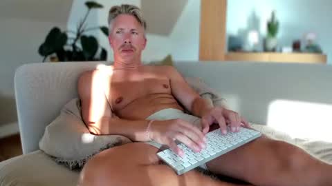 Snapshot of chrsbang chatting on 07/06/26, 05:37 ChrisBang online show from 07/06/26, 05:37