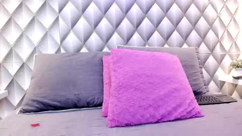 Snapshot of chrystal_golden chatting on 02/27/25, 01:16 Christal Golden online show from 02/27/25, 01:16