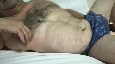 Snapshot of chubbeebear chatting on 12/15/25, 06:12 lOOking4me online show from 12/15/25, 06:12