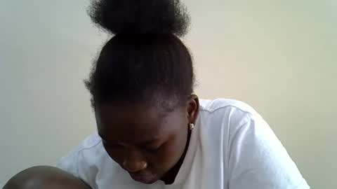 Snapshot of chubby_queenie07 chatting on 06/05/26, 12:33 DivaDee online show from 06/05/26, 12:33