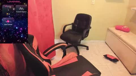 Snapshot of chubby_sex96 chatting on 10/15/25, 09:37 kate online show from 10/15/25, 09:37