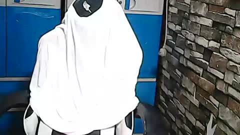 chubbylove_123 online show from 09/11/25, 11:32