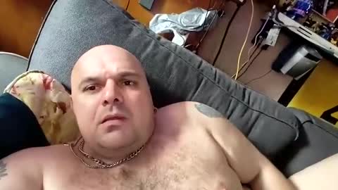 chubbyman40 online show from 04/17/26, 03:04