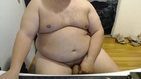 Snapshot of chubbyvix chatting on 12/17/25, 05:13 AstorYvr online show from 12/17/25, 05:13