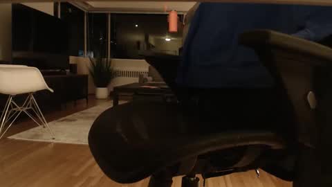 AstorYvr online show from 04/17/26, 04:26