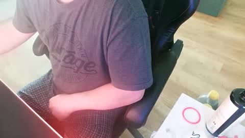 Snapshot of chucky606 chatting on 11/30/25, 08:51 chucky606 online show from 11/30/25, 08:51