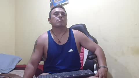 Snapshot of chupameloxxx3 chatting on 01/04/25, 07:44 el papi online show from 01/04/25, 07:44