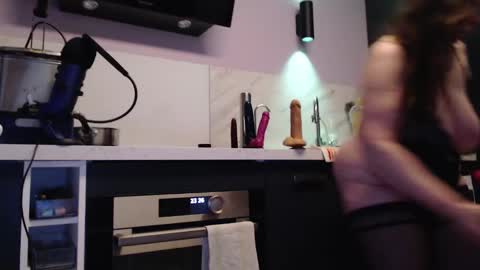 Jessica online show from 12/18/24, 10:24