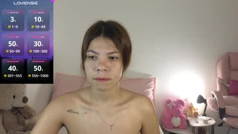 Snapshot of cielo_18d chatting on 12/22/24, 04:39 Mia online show from 12/22/24, 04:39