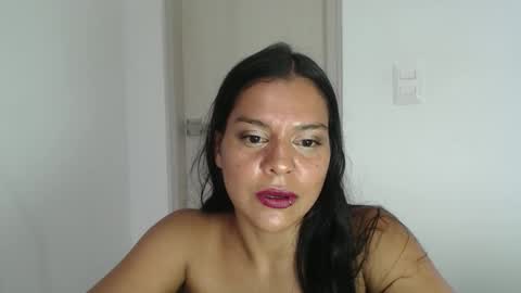 Snapshot of cielonoir04 chatting on 05/19/26, 09:54 Cielo Noir online show from 05/19/26, 09:54
