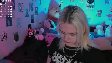 Helen and Teya online show from 11/18/25, 11:25