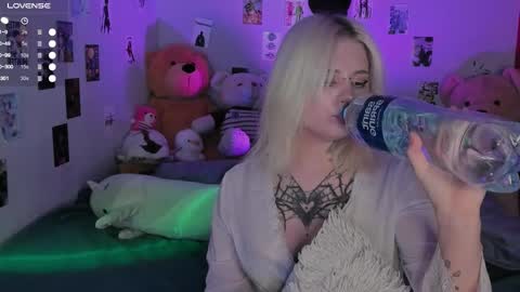 Helen and Teya online show from 11/19/25, 11:10