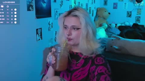 Helen and Teya online show from 12/02/25, 11:26