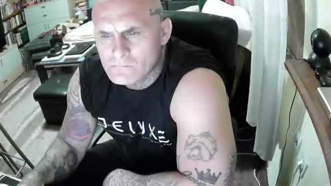 cikakure16081976 online show from 04/17/26, 08:34