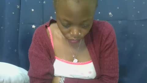 Snapshot of cilia_petite chatting on 02/19/25, 01:17 cilia petite online show from 02/19/25, 01:17