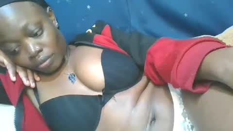 Snapshot of cilia_petite chatting on 09/16/25, 10:22 cilia petite online show from 09/16/25, 10:22