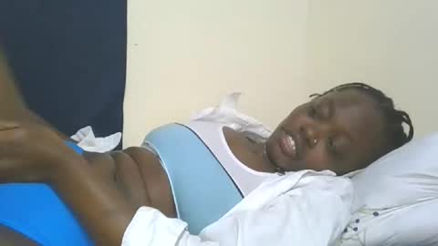 Snapshot of cilia_petite chatting on 10/15/25, 11:05 cilia petite online show from 10/15/25, 11:05