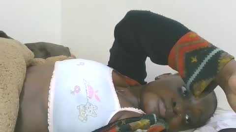 Snapshot of cilia_petite chatting on 11/14/25, 06:34 cilia petite online show from 11/14/25, 06:34