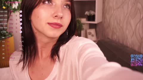 Snapshot of cinacandy chatting on 09/27/25, 09:09 L online show from 09/27/25, 09:09