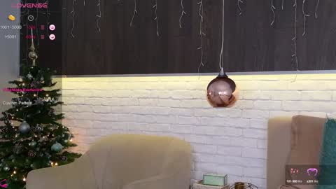 Snapshot of cindefucknrella chatting on 12/17/24, 08:12 Riya online show from 12/17/24, 08:12