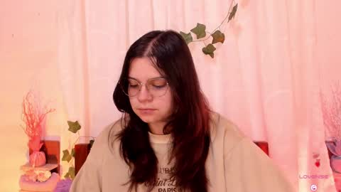 Snapshot of cinderella_lewis chatting on 02/20/25, 08:14 Sofi Eva and Mey online show from 02/20/25, 08:14