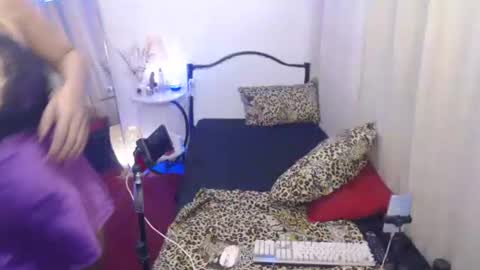 Cindy online show from 10/09/25, 04:16